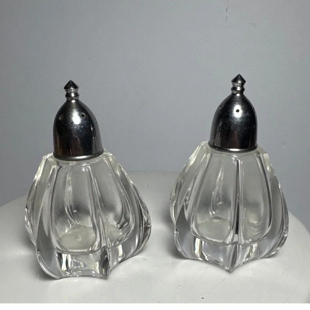 Vintage Cut Pressed Glass Salt & Pepper Shakers Silver Tone Metal Tops Faceted